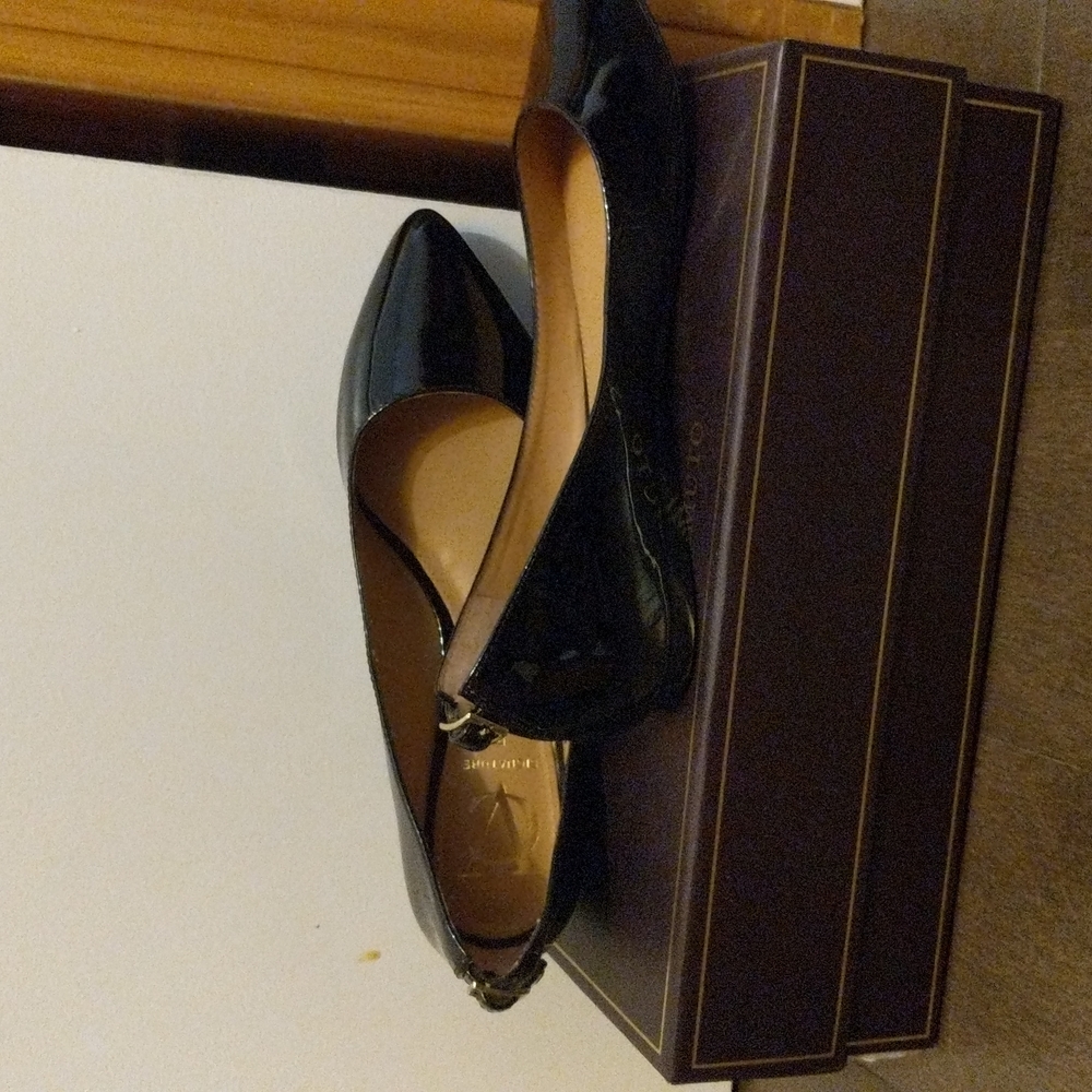 Flats black